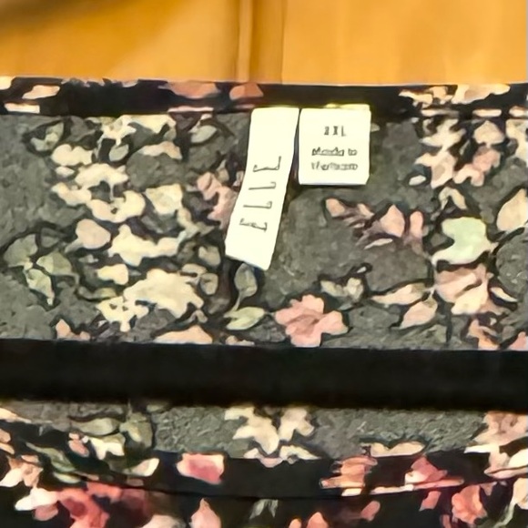 Elle, Floral Short Sleeve Blouse, Rouched Sides, XXL - Picture 4 of 4